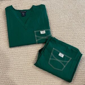 Women’s Medium Blue Sky Green Scrub Set with Pockets